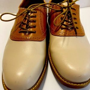 Bass Mens Saddle Shoe. Leather Upper.